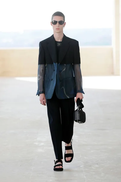 Look 45